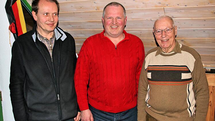Die meisten Erfolge bei Foto-Ausstellungen und Wettbewerben erzielten im letzten Jahr die Fotokreis-Mitglieder Gerd Wetzels, Lothar Nöth und Johannes Becker.  Foto: Dieter Britz