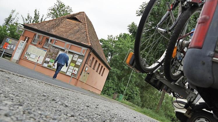 Das WC-Häuschen auf dem Wohnmobil-Stellplatz ist in die Jahre gekommen. Foto: Archiv/ Arkadius Guzy