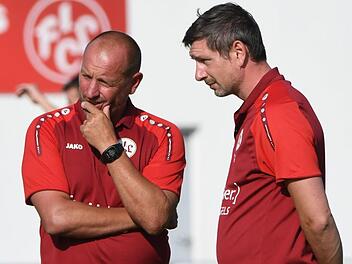 Wann geht's weiter mit der Fußballsaison? Das Lichtenfelser Trainerduo Oliver Müller (links) und Christian Goller grübeln schon. Foto: Archiv/Gunther Czepera