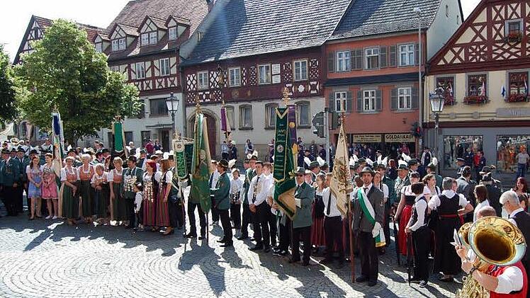 Abholung der Honoratioren am Rathaus  Foto: Andreas Welz