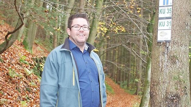 Der neue Leiter des Forstreviers Stadtsteinach, Jonas Duscher, kommt vom Baumwipfelpfad in Ebrach. Jetzt lebt er - gemeinsam mit seiner Frau - in Kupferberg. Foto: Sonny Adam