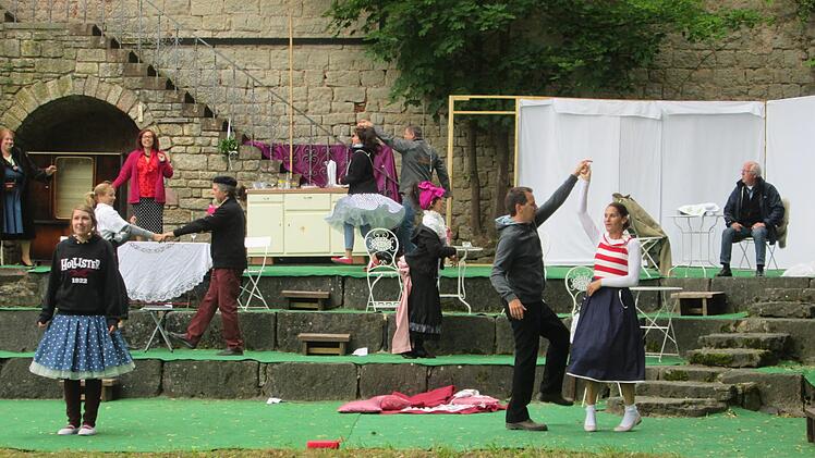 Rock'n' Roll, Witz und Charme gegen das Böse erwarten die Besucher der von spectaculum inszenierten Schloss-Festspiele.        Winfried Ehling