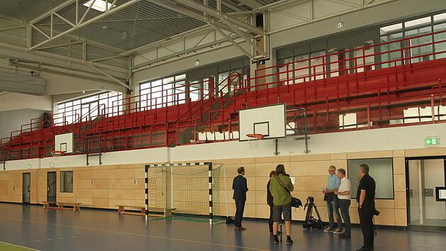 Erst vor kurzem wurde die Georg-Sch&auml;fer-Sporthalle in Eltmann umfassend saniert. F&uuml;r Volleyball in der Ersten Bundesliga ist sie aber trotzdem nicht tauglich. G&uuml;nther Geiling