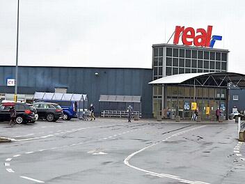 Noch steht real, wo bald Kaufland sehen soll.