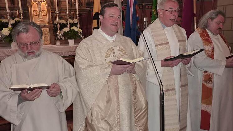 Den Festgottesdienst zelebrierten in der Pfarrkirche St. Katharina zu Neukenroth (von links) Diakon Herbert Mayer, Diözesanpräses Albert Müller, Kreispräses Baptist Schaffer sowie Pater Waldemar.