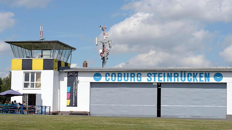 Es bestand Funkverbindung zwischen Tower und Flugzeug. Foto: dpa