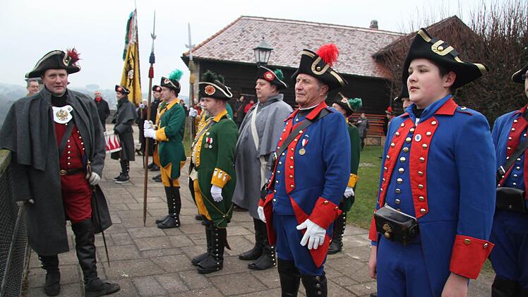 Unter der Leitung des Hauptmanns und Kommandanten Karl-Peter Wittig stand die Bürgerwehr stramm.