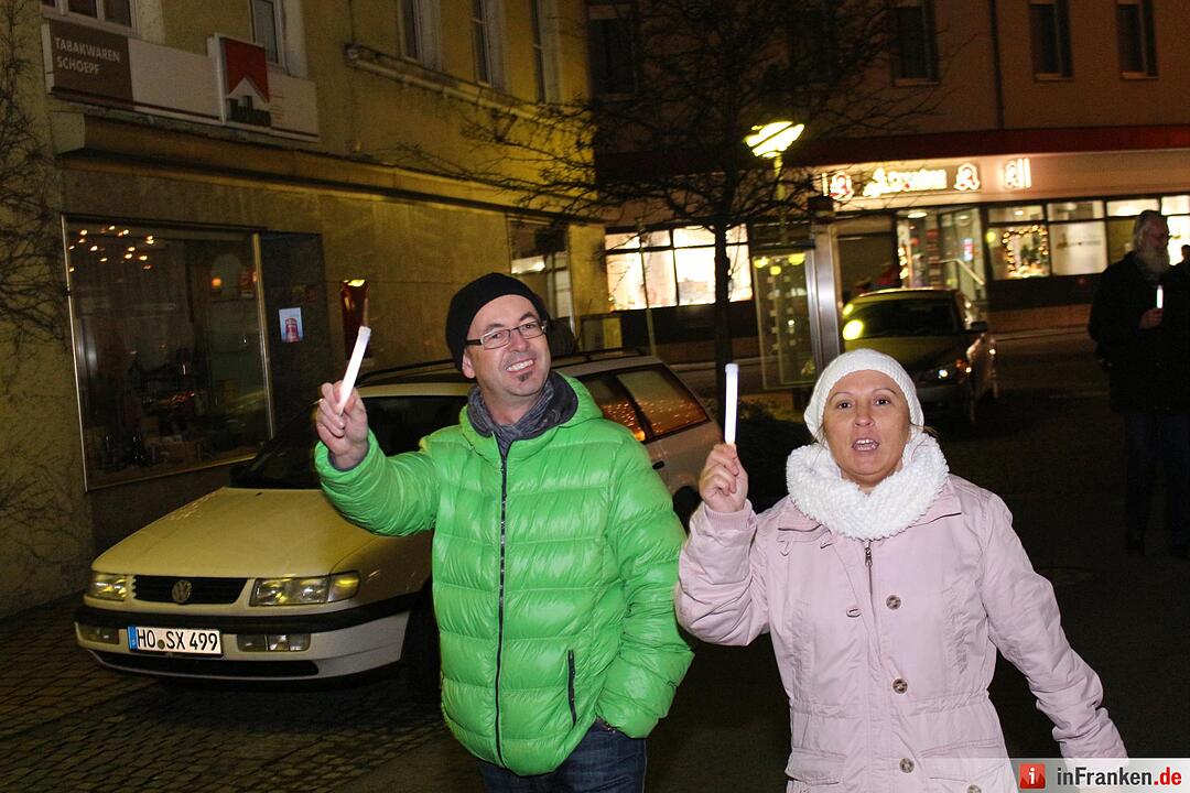 Eine Lichterkette fuer den Frieden