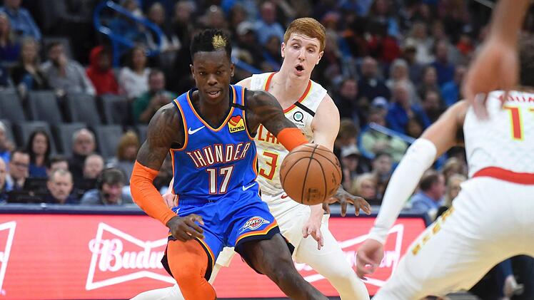 Mit seinem Ex-Kollegen Dennis Schröder (Bild) ist Devon Hall gut befreundet. Foto: Kyle Phillips/dpa