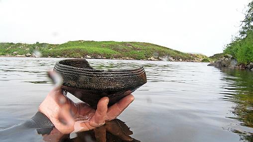 Eines der ersten entdeckten Gef&auml;&szlig;e, eine Unstan Bowl aus Loch Arnish