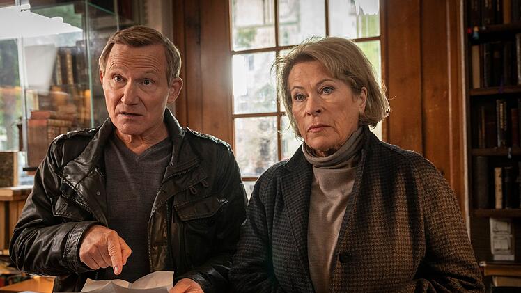 Kommissar Overbeck (Roland Jankowsky) glaubt, dass das Motiv im Mordfall Meissner Eifersucht ist, denn der Aktivist Edgar war zuvor mit Meissners Freundin liiert. Seine Chefin Anna Springer (Rita Russek) ist sich da nicht so sicher.