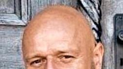 Vikar Gregor Wierciochin bereitet f&uuml;r den 23. August einen besonderen Gottesdienst vor.