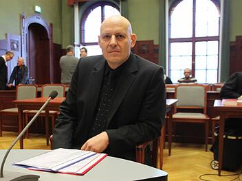 Der Gutachter Thomas Wenske aus Erlangen, stellvertretender Chefarzt der Klinik für Forensische Psychiatrie, sagte am Mitwoch zum zweiten Mal im Bayreuther Missbrauchsprozess aus.  Foto: Stephan Tiroch