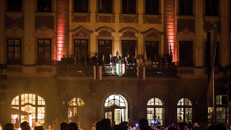 Impressionen vom CC-Fackelzug und er Mahnstunde auf dem Coburger Markt.Foto: Jochen Berger