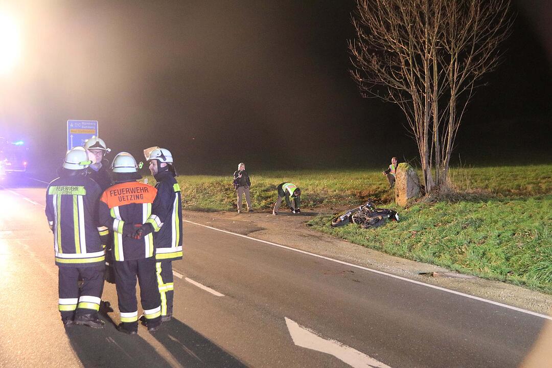 17-Jährige fährt in Pick up und wird verletzt