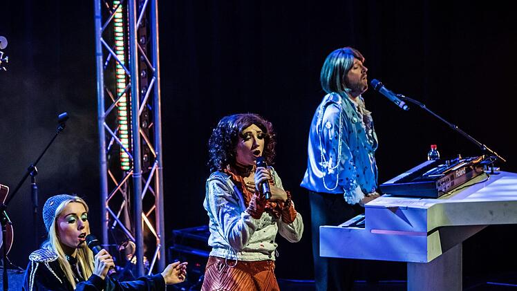 Reichlich Applaus gab es im Coburger Kongresshaus für die Konzert-Show "Abba Gold".Foto: Jochen Berger