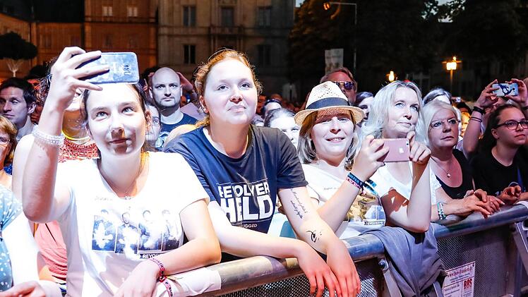 Begeisterten die rund 5000 Besucher: Revolverheld bei ihrem Open-Air-Konzert auf dem Schlossplatz. Matthias Hoch
