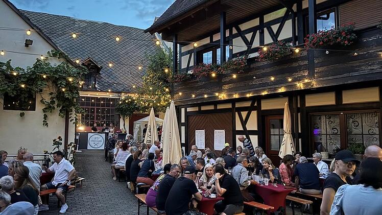 Der Innenhof der Kunstschmiede Drebinger bietet die ideale Kulisse f&uuml;r das Hofweinfest.Gerd Ankermann