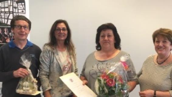 Unser Foto zeigt (von links) Hans Wagner,  der für sein 30-jähriges Dienstjubiläum geehrt wurde, Dagmar Feller, Evi Thimm, die für 25-jährige Tätigkeit auszeichnet wurde und Bürgermeisterin Brigitte Meyerdierks. Silvia Reinelt