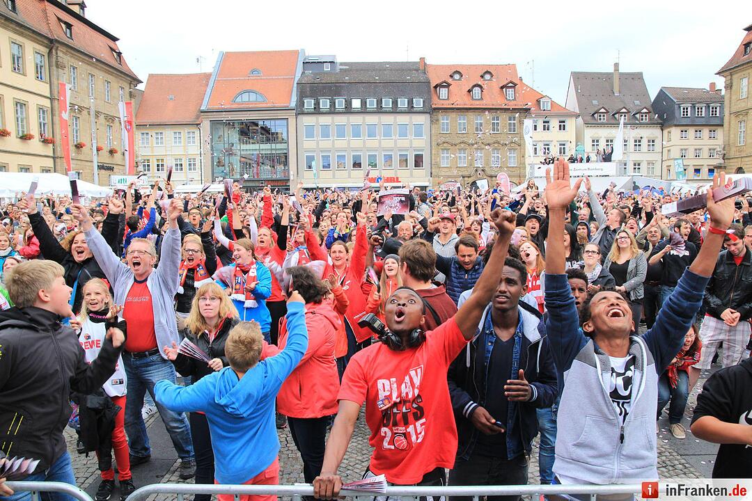 Bilder vom Public Viewing am Bamberger Maxplatz Teil 2