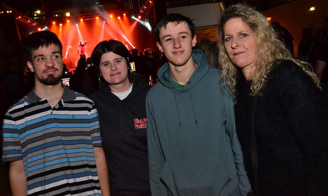 Mit ALLSTAR live auf der B&uuml;hne und Ph&auml;t J&auml;nnys H&ouml;use als Vorband!