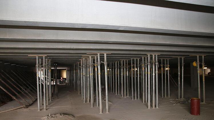 Noch stehen Stützen in der Tiefgarage.