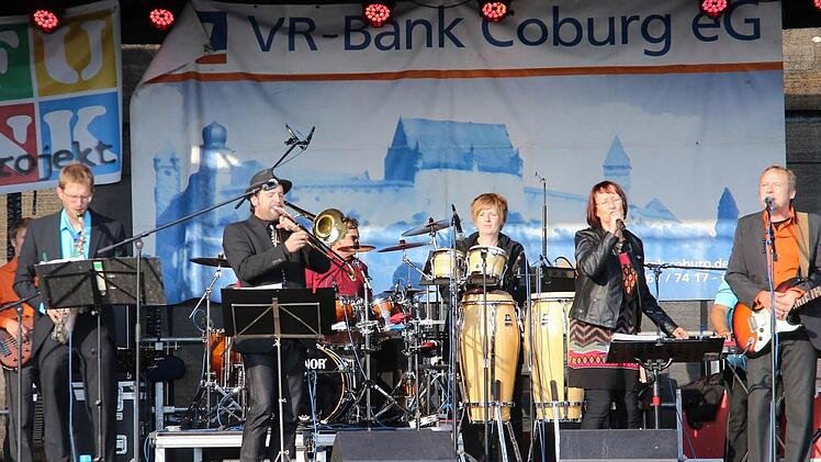 Impressionen von der Eröffnung des Schlossplatzfestes 2016. Foto: Timo Geldner