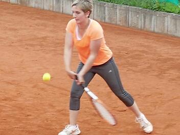Spitzenspielerin Jenny Weiß vom TV Wallenfels bleibt in dieser Saison weiter ungeschlagen. Foto: Gisela Hänel
