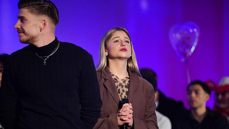 Das gro&szlig;e tr&auml;nenreiche Bibbern gab es nicht nur bei Loredana Bono. Sie kam eine Runde weiter, aber es war nicht das letzte Mal, dass sie weinte ...