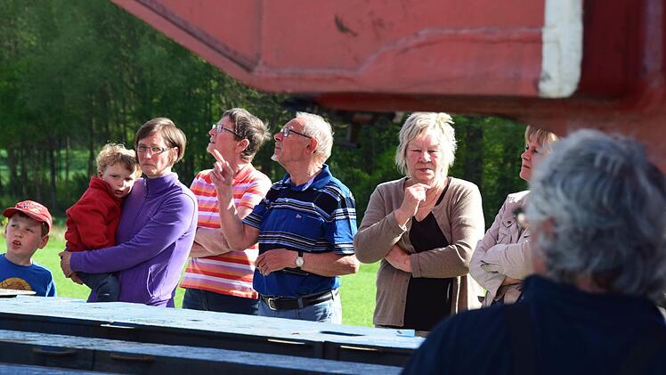 Auch viele andere waren interessiert. Foto: Ronald Rinklef