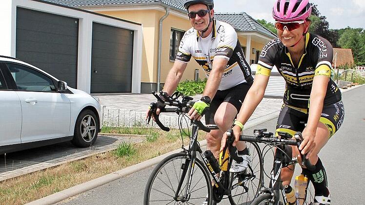 Für Stadt- und Kreisrat Alexander Meile und seine Frau Conny war es Ehrensache, beim Startschuss für die neue Stadtradeln-Runde in Thurnau dabei zu sein.