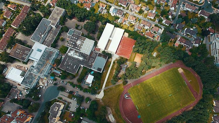Geschwister-Scholl-Gymnasium in R&ouml;thenbach: Bauma&szlig;nahmen im "Stillstand"