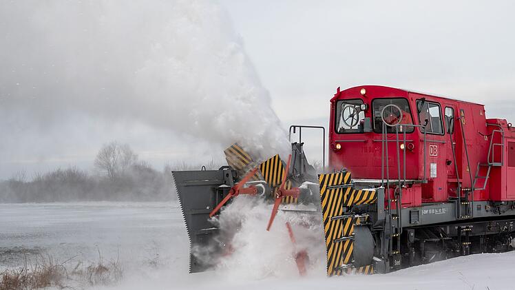 Auf Schnee folgt Eis - Gefahr auf glatten Stra&szlig;en