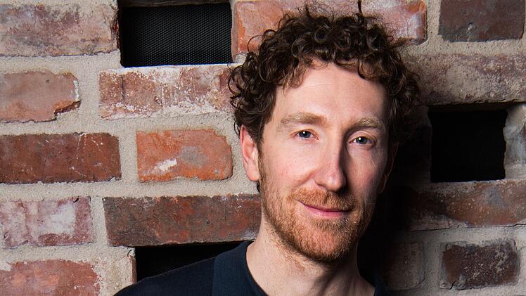 Louis Klamroth lobte das ZDF f&uuml;r den Umgang mit der KI-Panne im "heute journal".