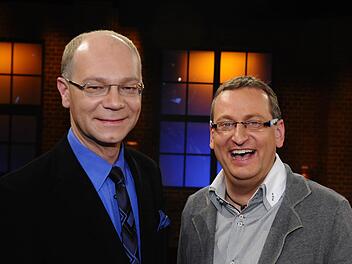 Waltraud und Mariechen sind fiktive Bühnenfiguren des Komödianten- und Kabarettisten-Duos Martin Rassau und Volker Heißmann (v.l.) Archivbild: imago/Horst Galuschka