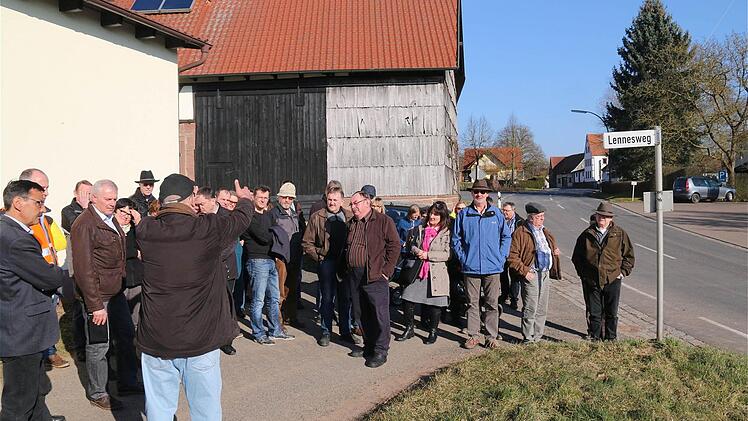 Ortsbegehung in Wartmannsroth   Foto: Schaar