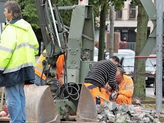 Die Bahnschranke in der Kronacher Straße hat ein neues Fundament bekommen.  Foto: Silvia Vießmann