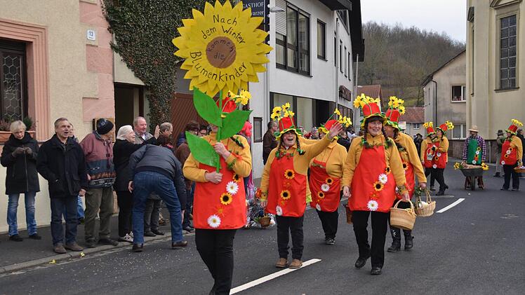 Viel zu sehen gab es beim Faschingszug in Burkardroth. Foto: Kathrin Kupka-Hahn