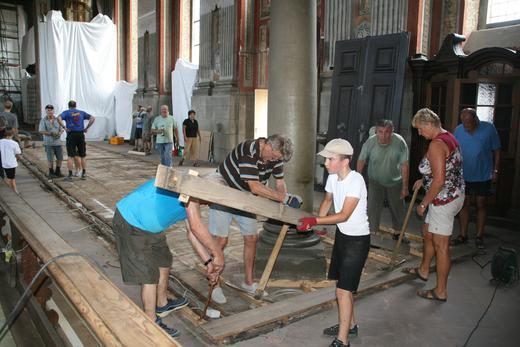 Kirchen-Ausräumaktion