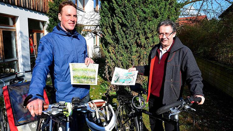 Der Kreisvorsitzende des Bundes Naturschutz, Wolfgang Schenker (rechts), und Johannes Faßold vom Verkehrsclub Deutschland wünschen sich den Radwege-Lückenschluss zwischen Trebgast und Schlömen. Foto: Dieter Hübner
