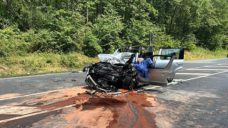 Frau bei Unfall schwer verletzt
