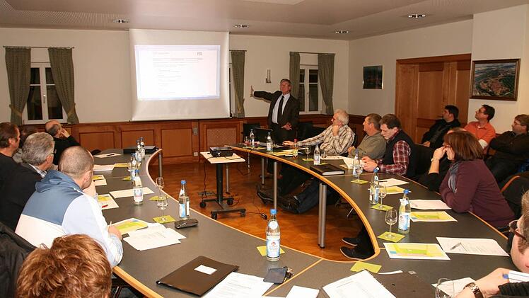 Oskar Noppenberger stellt das Projekt vor. Foto: Alfred Molitor