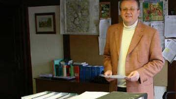 Peter Riedel - früher Weismainer Bürgermeister und CSU- Mitglied - wollte auf der SPD-Stadtratsliste antreten und seine kommunalpolitische Erfahrung einbringen. Seine Zusage stellt er jetzt in Frage, nachdem er aus der Zeitung von der Republikaner-Vergangenheit eines anderen Kandidaten erfahren hat. Foto: Tobias Kindermann