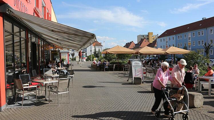 Der Platz in Bamberg-Ost soll nach dem Willen einer Allianz aus ansässigen Unternehmen und dem Bürgerverein umgestaltet werden. Fotos: Matthias Hoch