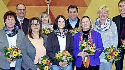 Die neuen Vorsitzenden und ihre Vorgänger (von links): Sonja Tempel, Landrat Christian Meißner, Elke Herold, Cornelia Bienlein, Melanie Müller, Reiner Müller, Christine Seemüller-Kohles, Diana Schmitt, Michael Stromer, Hans Hofmann Foto: Andreas Welz