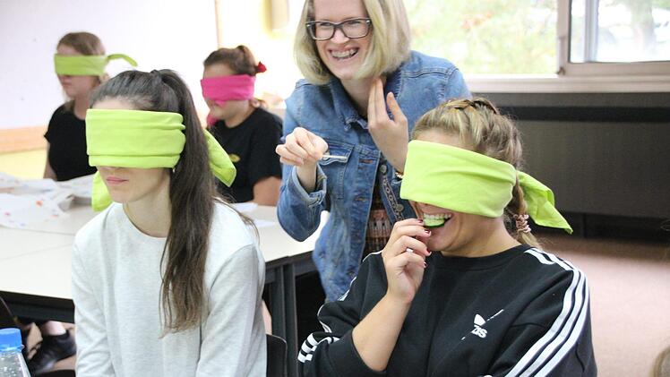 Blindverkostung mit Früchten und Gemüse. Foto: Heike Beudert