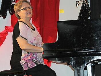 Am Klavier spielte Petra Schlosser. Fotos: Christiane Reuther