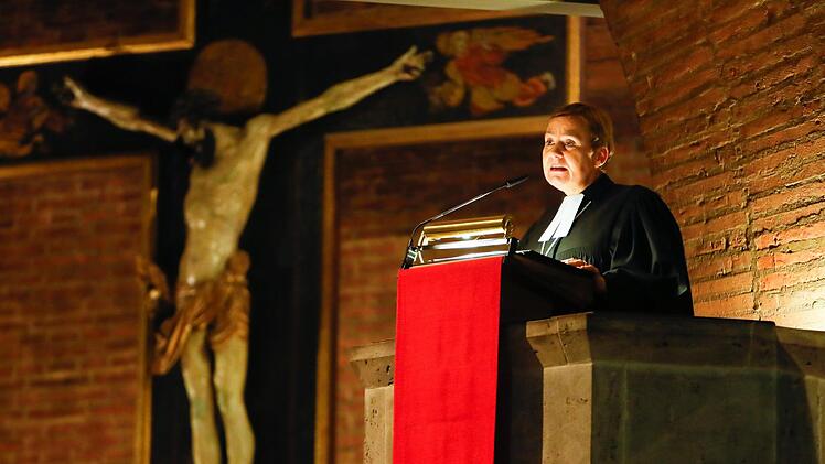Generalsuperintendentin Ulrike Trautwein forderte dazu auf, den Menschen mit Lust am Polarisieren und Spalten entgegenzutreten. Foto: Matthias Hoch