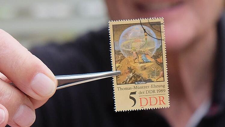 Bedeutet die Einführung der digitalen Brieffreimachung das Aus für die klassische Briefmarke? Bad Kissinger Briefmarkensammler diskutieren über die Zukunft ihres Hobbys. Symbolfoto: Gerd Schaar/Archiv