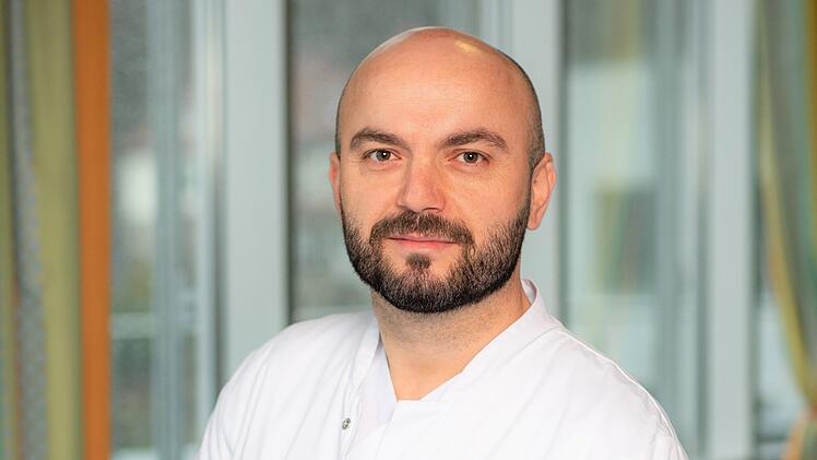 Helios-Klinik Kronach stellt Smajl Marmullaku als neuen Chefarzt der Geriatrie vor